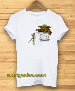 Pocket Baby Yoda Hunting Frog Star Wars T-Shirt